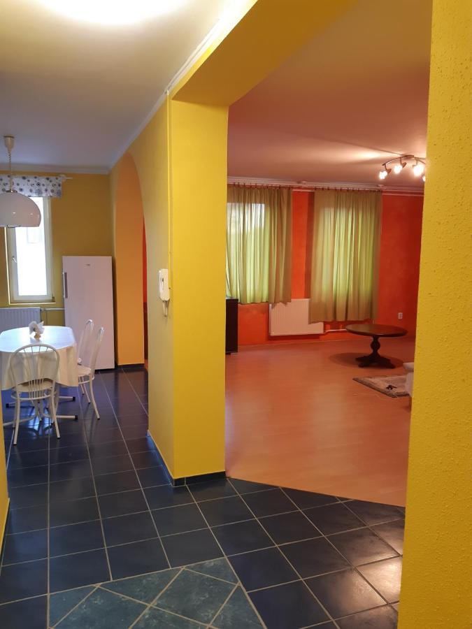 Gabor Pal 1 Apartman 1 Szoba Aparthotel Dunafoldvar Exterior foto